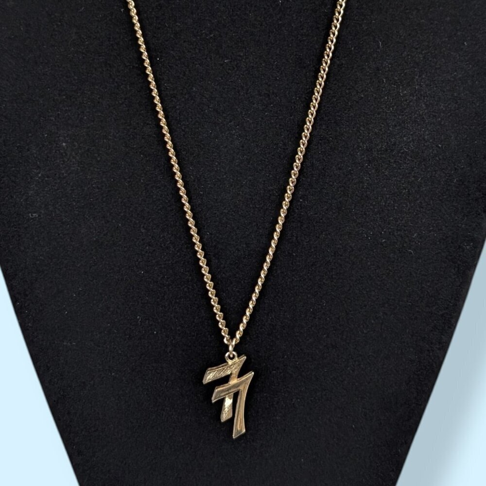 V. Avon Lucky 77 Pendant Necklace